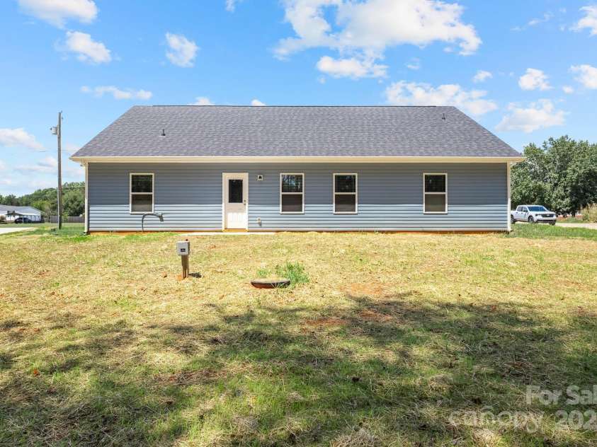 6133 Long Branch Road, Salisbury, NC 28147.  MLS# CAR4142000, YatesRealty ID 32689. 