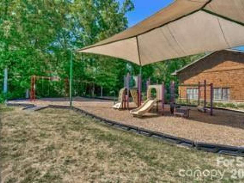 194 Forsythia Lane, Tega Cay, SC 29708.  MLS# CAR4317567, YatesRealty ID 3269. 