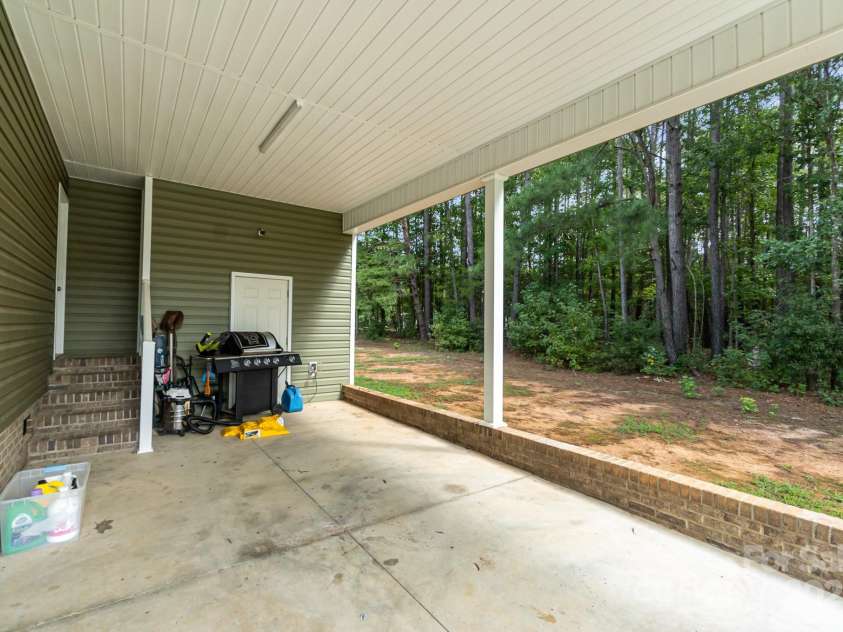 2211 Airport Road, Lancaster, SC 29720.  MLS# CAR4332158, YatesRealty ID 3269. 