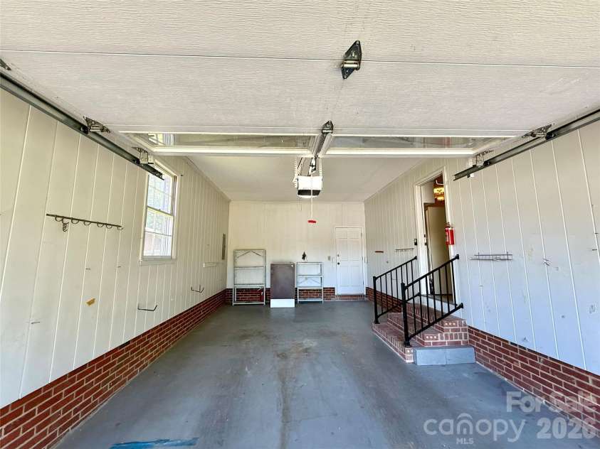 1106 Laurel Woods Drive, Gastonia, NC 28052.  MLS# CAR4395123, YatesRealty ID 32690. 