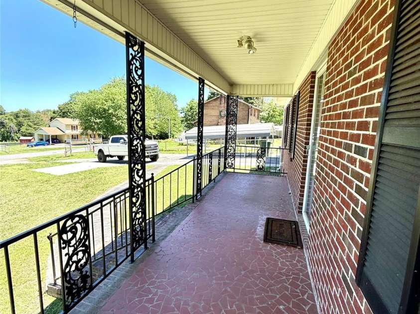 1106 Laurel Woods Drive, Gastonia, NC 28052.  MLS# CAR4395123, YatesRealty ID 32690. 