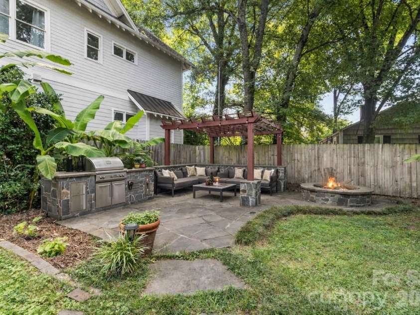 2800 Georgia Avenue, Charlotte, NC 28205.  MLS# CAR4360228, YatesRealty ID 32691. 