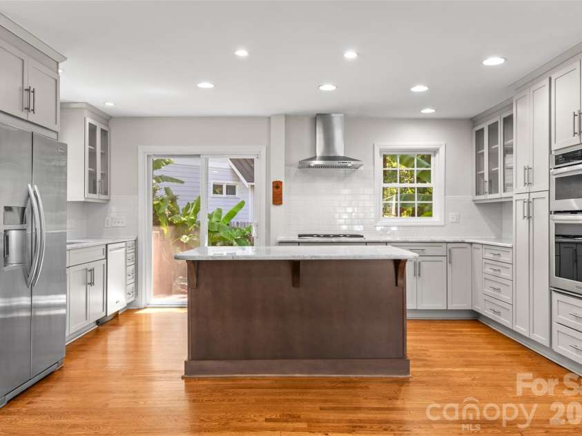 2800 Georgia Avenue, Charlotte, NC 28205.  MLS# CAR4360228, YatesRealty ID 32691. Kitchen