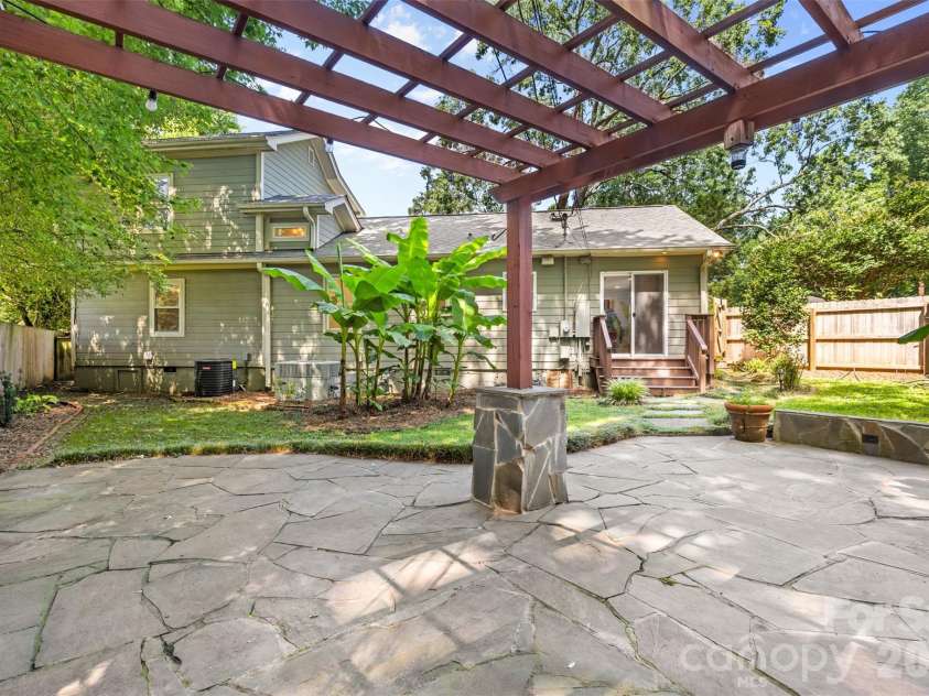 2800 Georgia Avenue, Charlotte, NC 28205.  MLS# CAR4360228, YatesRealty ID 32691. Patio Space