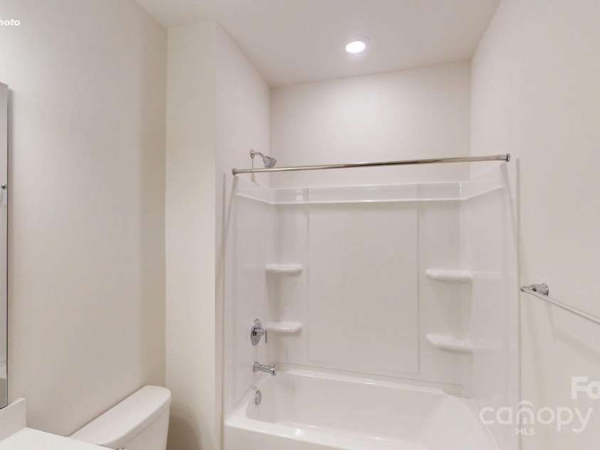 2057 Skyhawk Drive, York, SC 29745.  MLS# CAR4285159, YatesRealty ID 32692. 