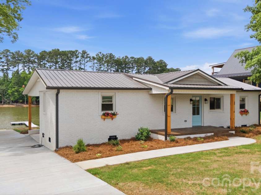 2516 Riverview Road, Lexington, NC 27292.  MLS# CAR4396345, YatesRealty ID 32694. 