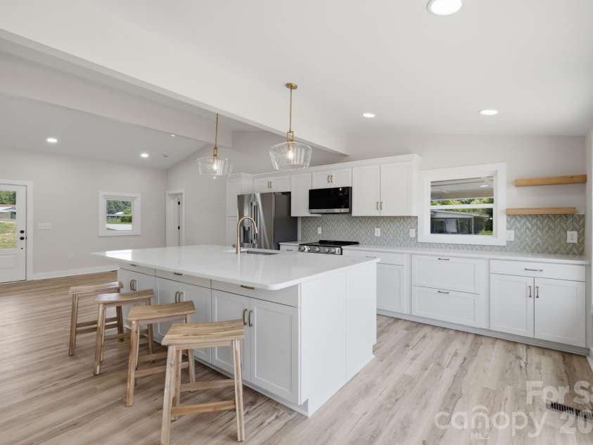 2516 Riverview Road, Lexington, NC 27292.  MLS# CAR4396345, YatesRealty ID 32694. 