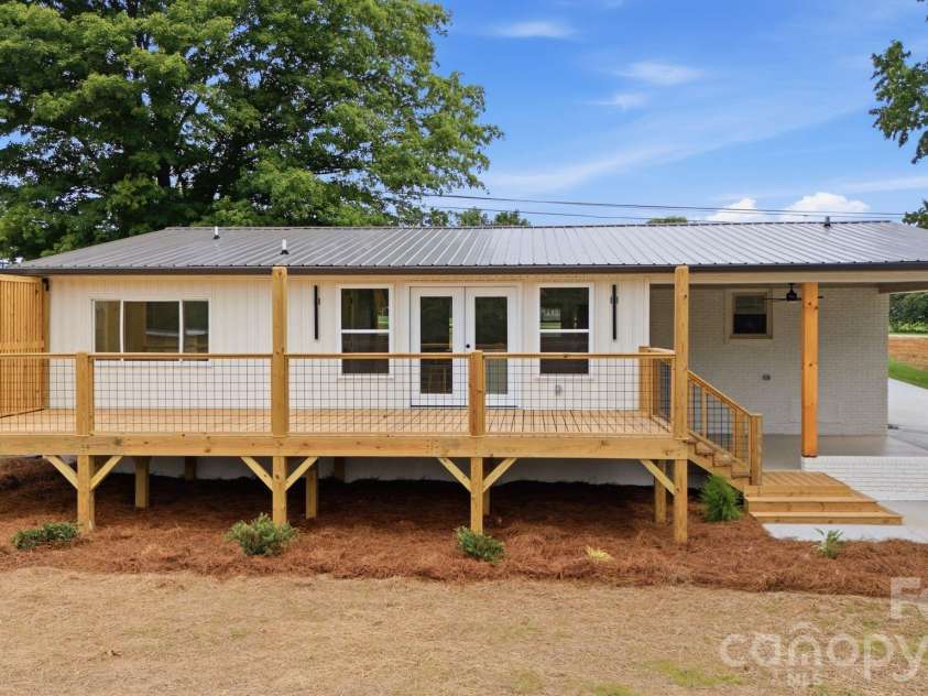 2516 Riverview Road, Lexington, NC 27292.  MLS# CAR4396345, YatesRealty ID 32694. 