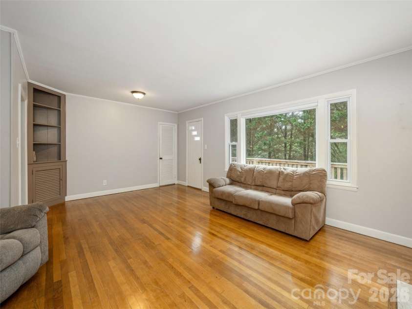 79 Edgewood Drive, Arden, NC 28704.  MLS# CAR4397224, YatesRealty ID 32695. Living/Dining Room