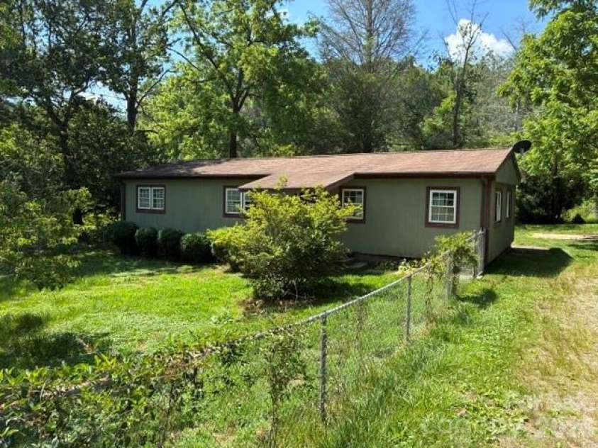 419 Blue Ridge Road, Black Mountain, NC 28711.  MLS# CAR4395478, YatesRealty ID 32696. Front