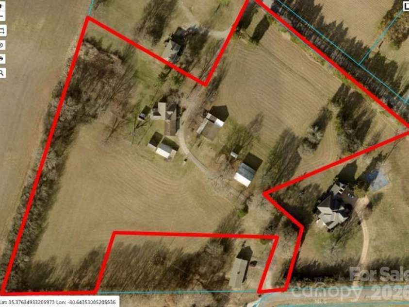 2618 Oakview Drive, Concord, NC 28027.  MLS# CAR4388941, YatesRealty ID 32697. 