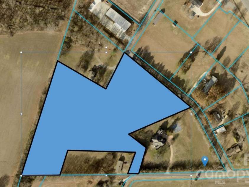 2618 Oakview Drive, Concord, NC 28027.  MLS# CAR4388941, YatesRealty ID 32697. 