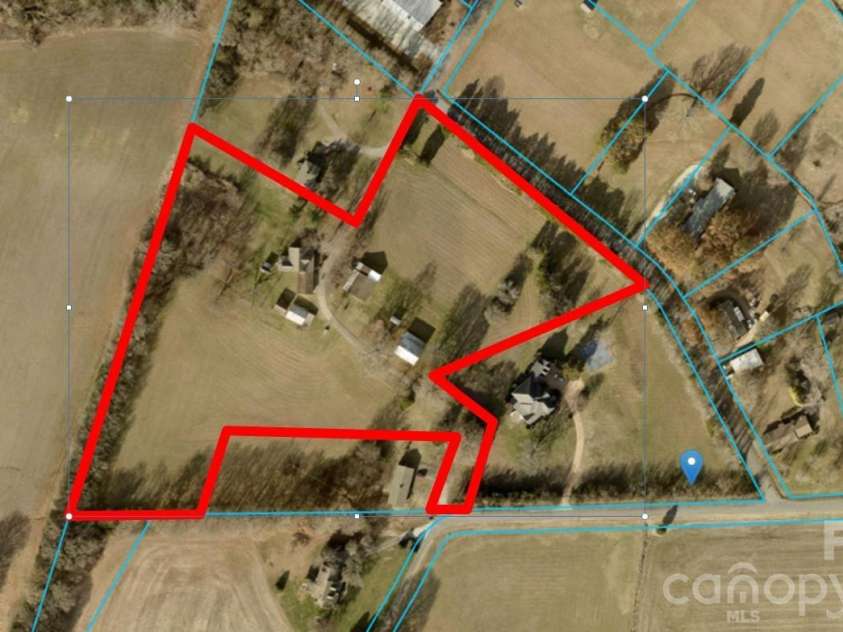 2618 Oakview Drive, Concord, NC 28027.  MLS# CAR4388941, YatesRealty ID 32697. 