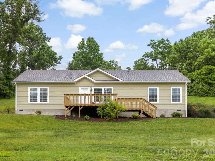 135 Herron Cove Road, Weaverville, NC 28787.  MLS# CAR4396259, YatesRealty ID 32698. 