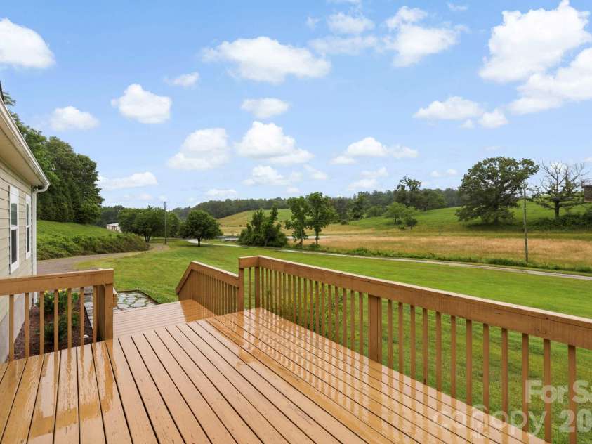 135 Herron Cove Road, Weaverville, NC 28787.  MLS# CAR4396259, YatesRealty ID 32698. 