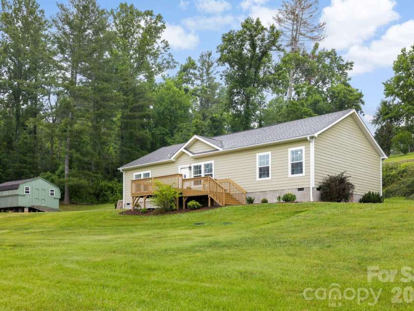 135 Herron Cove Road, Weaverville, NC 28787.  MLS# CAR4396259, YatesRealty ID 32698. 
