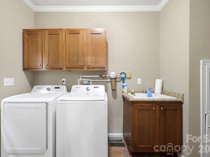 135 Herron Cove Road, Weaverville, NC 28787.  MLS# CAR4396259, YatesRealty ID 32698. 