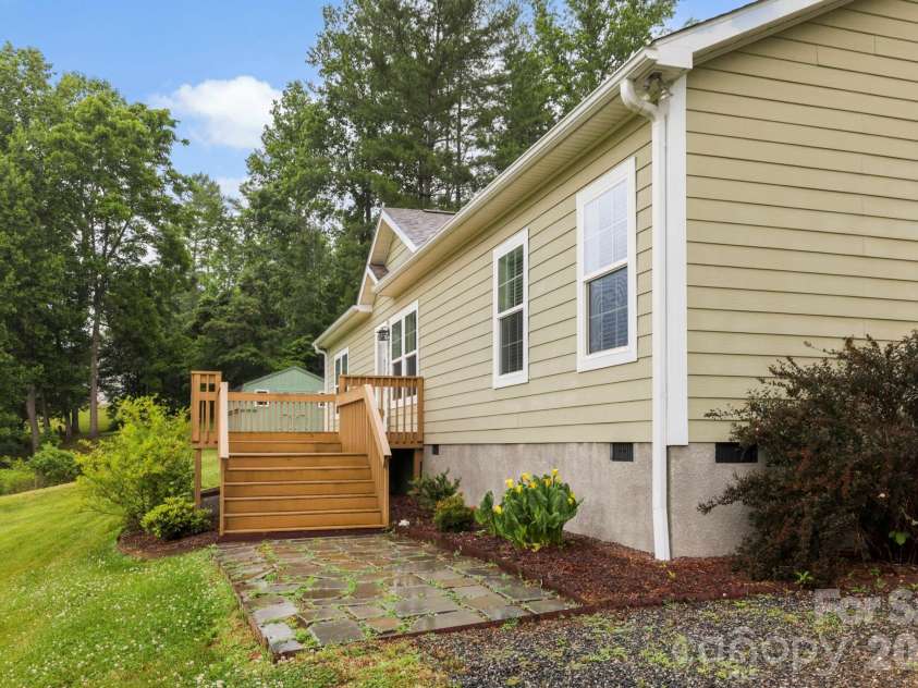 135 Herron Cove Road, Weaverville, NC 28787.  MLS# CAR4396259, YatesRealty ID 32698. 