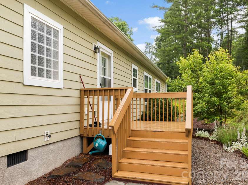 135 Herron Cove Road, Weaverville, NC 28787.  MLS# CAR4396259, YatesRealty ID 32698. 