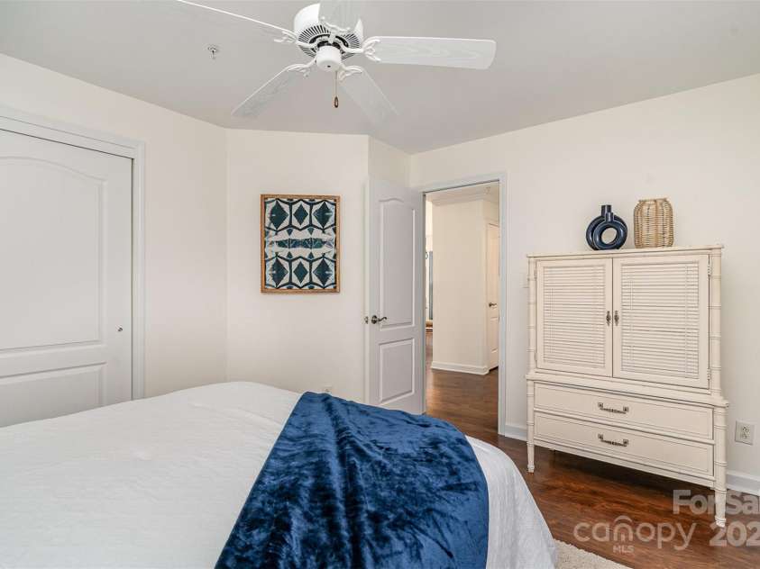 18643 Harborside Drive, Cornelius, NC 28031.  MLS# CAR4243149, YatesRealty ID 32699. 