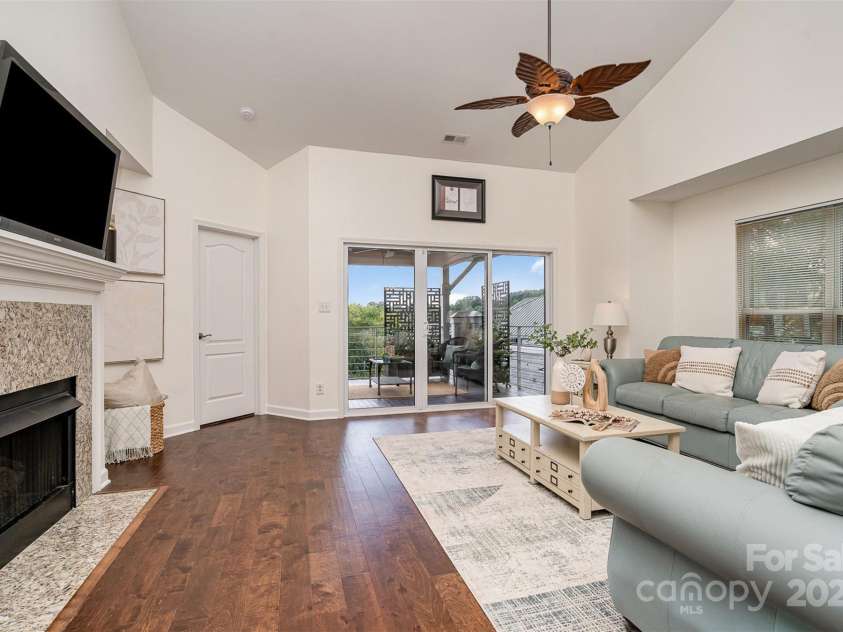 18643 Harborside Drive, Cornelius, NC 28031.  MLS# CAR4243149, YatesRealty ID 32699. Lots of Natural Light with extra windows for end unit