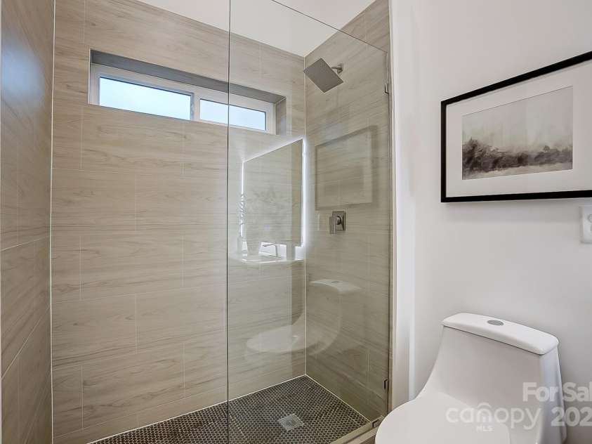 1410 Deborah Circle, Shelby, NC 28150.  MLS# CAR4207250, YatesRealty ID 327. 2nd Bathroom