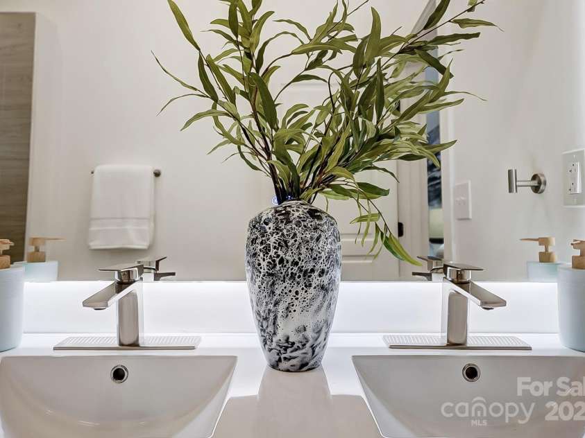 1410 Deborah Circle, Shelby, NC 28150.  MLS# CAR4207250, YatesRealty ID 327. Primary Bathroom