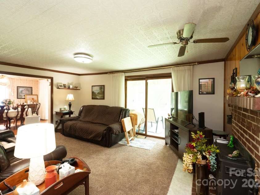 230 West Cove Lane, Boone, NC 28607.  MLS# CAR4319772, YatesRealty ID 327. 