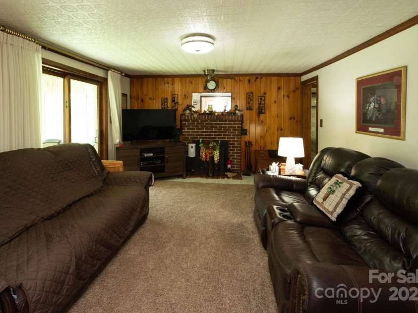 230 West Cove Lane, Boone, NC 28607.  MLS# CAR4319772, YatesRealty ID 327. 