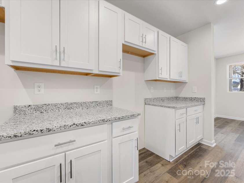 3215 Isenhour Street, Charlotte, NC 28206.  MLS# CAR4227604, YatesRealty ID 3270. 