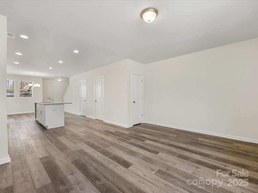 3215 Isenhour Street, Charlotte, NC 28206.  MLS# CAR4227604, YatesRealty ID 3270. 