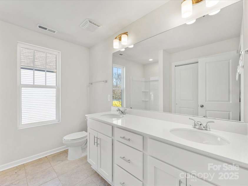 3215 Isenhour Street, Charlotte, NC 28206.  MLS# CAR4227604, YatesRealty ID 3270. 