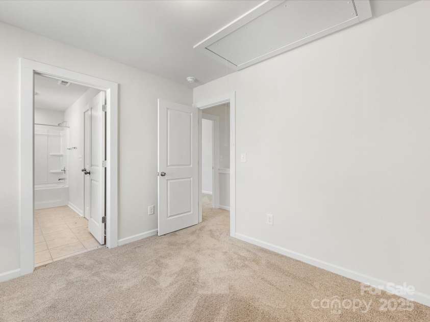 3215 Isenhour Street, Charlotte, NC 28206.  MLS# CAR4227604, YatesRealty ID 3270. 