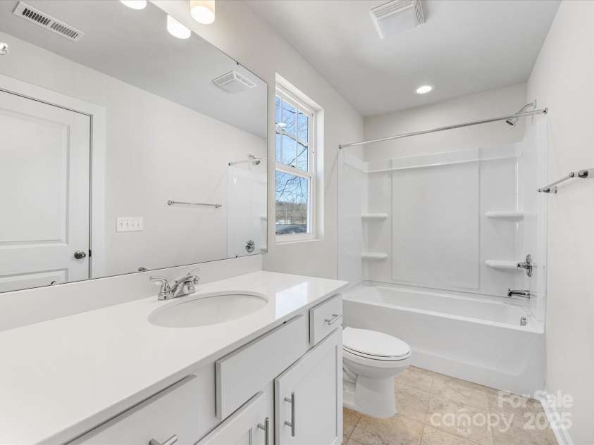 3215 Isenhour Street, Charlotte, NC 28206.  MLS# CAR4227604, YatesRealty ID 3270. 