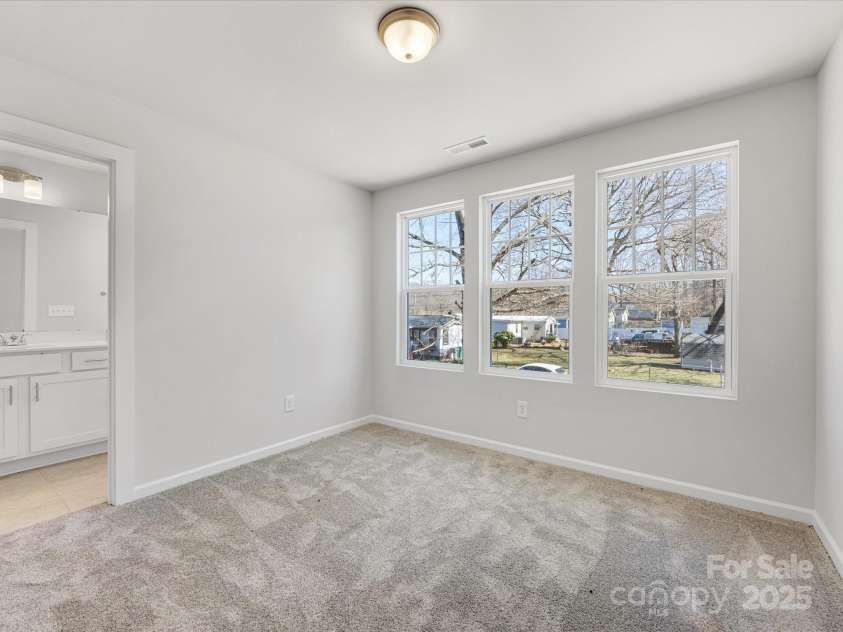 3215 Isenhour Street, Charlotte, NC 28206.  MLS# CAR4227604, YatesRealty ID 3270. 