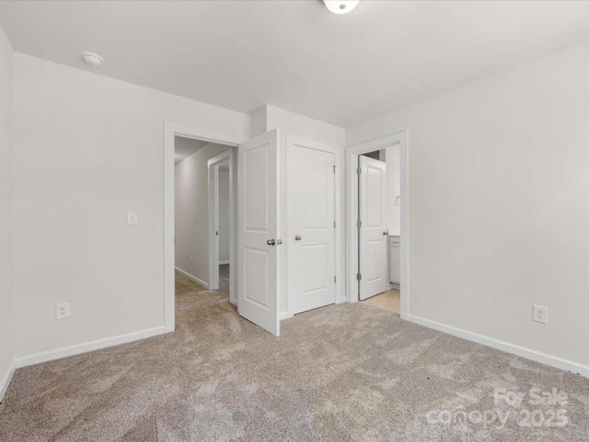 3215 Isenhour Street, Charlotte, NC 28206.  MLS# CAR4227604, YatesRealty ID 3270. 