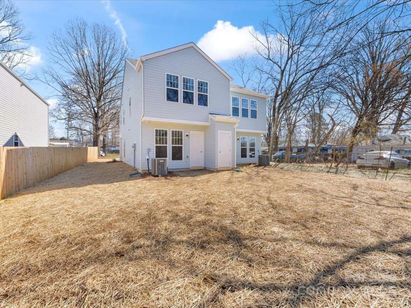 3215 Isenhour Street, Charlotte, NC 28206.  MLS# CAR4227604, YatesRealty ID 3270. 