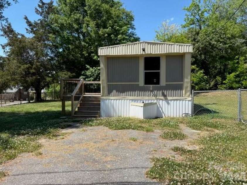 4417 Grier Street, Gastonia, NC 28056.  MLS# CAR4353987, YatesRealty ID 3270. 