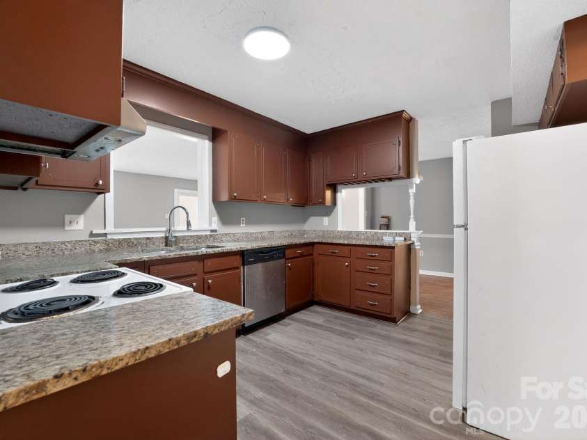 7129 Walnut Wood Drive, Charlotte, NC 28227.  MLS# CAR4338715, YatesRealty ID 3270. 