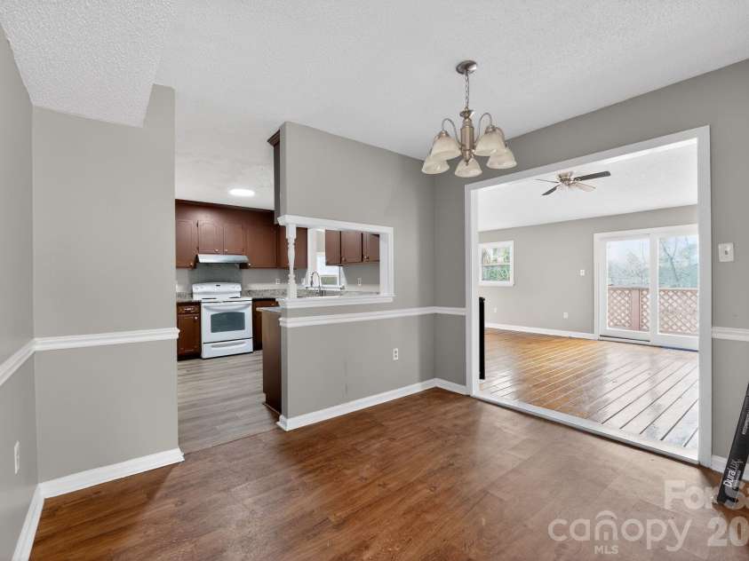 7129 Walnut Wood Drive, Charlotte, NC 28227.  MLS# CAR4338715, YatesRealty ID 3270. 