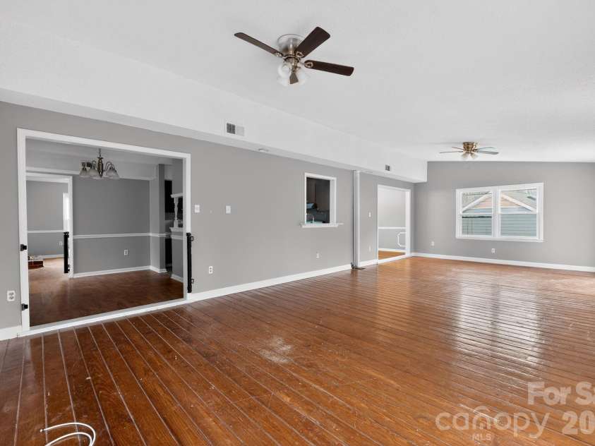 7129 Walnut Wood Drive, Charlotte, NC 28227.  MLS# CAR4338715, YatesRealty ID 3270. 