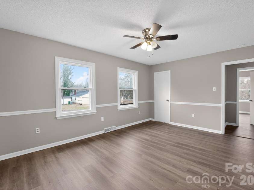 7129 Walnut Wood Drive, Charlotte, NC 28227.  MLS# CAR4338715, YatesRealty ID 3270. 