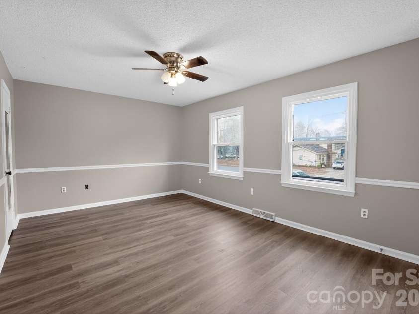 7129 Walnut Wood Drive, Charlotte, NC 28227.  MLS# CAR4338715, YatesRealty ID 3270. 