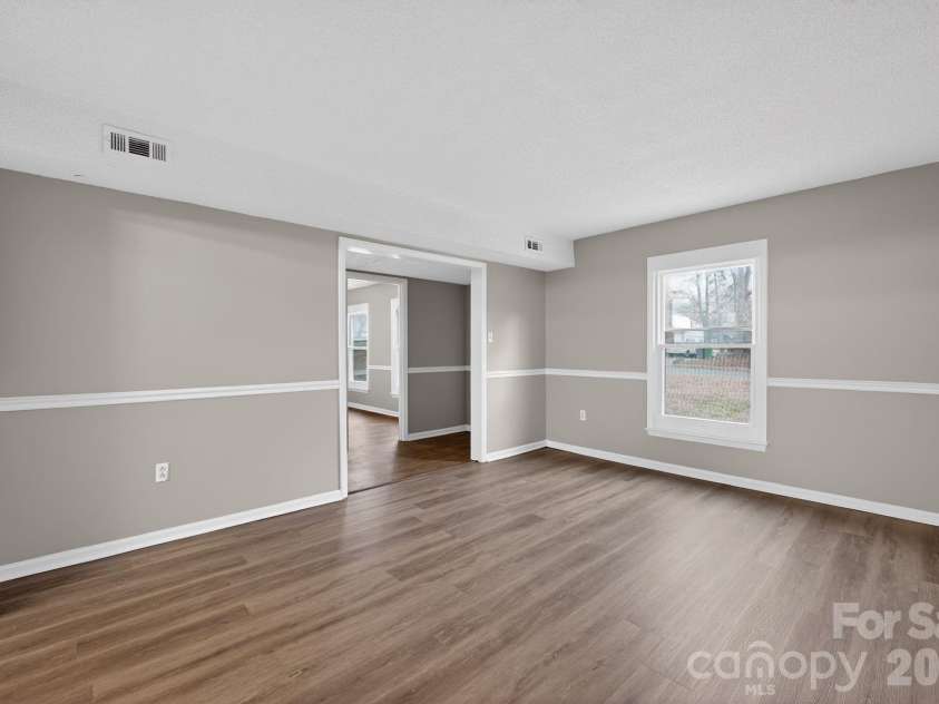 7129 Walnut Wood Drive, Charlotte, NC 28227.  MLS# CAR4338715, YatesRealty ID 3270. 