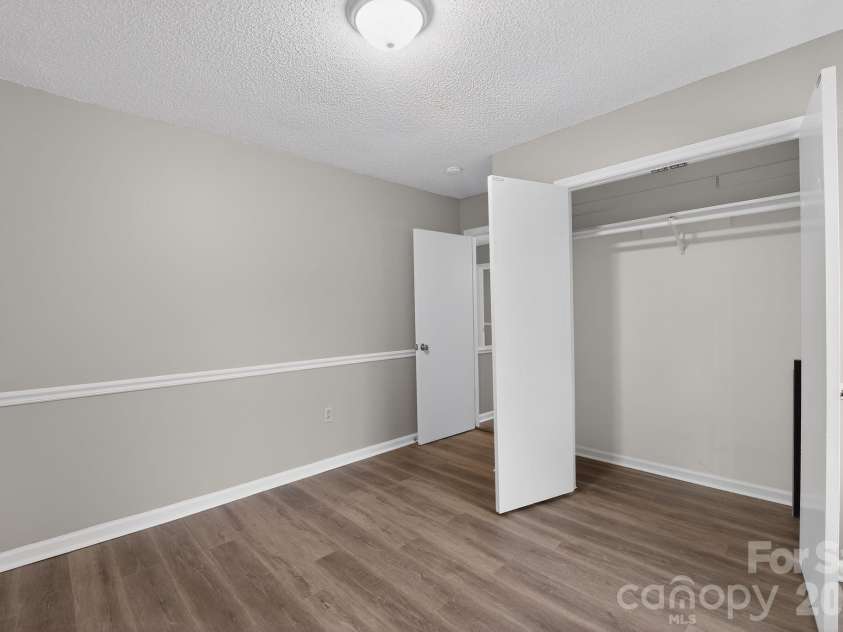 7129 Walnut Wood Drive, Charlotte, NC 28227.  MLS# CAR4338715, YatesRealty ID 3270. 