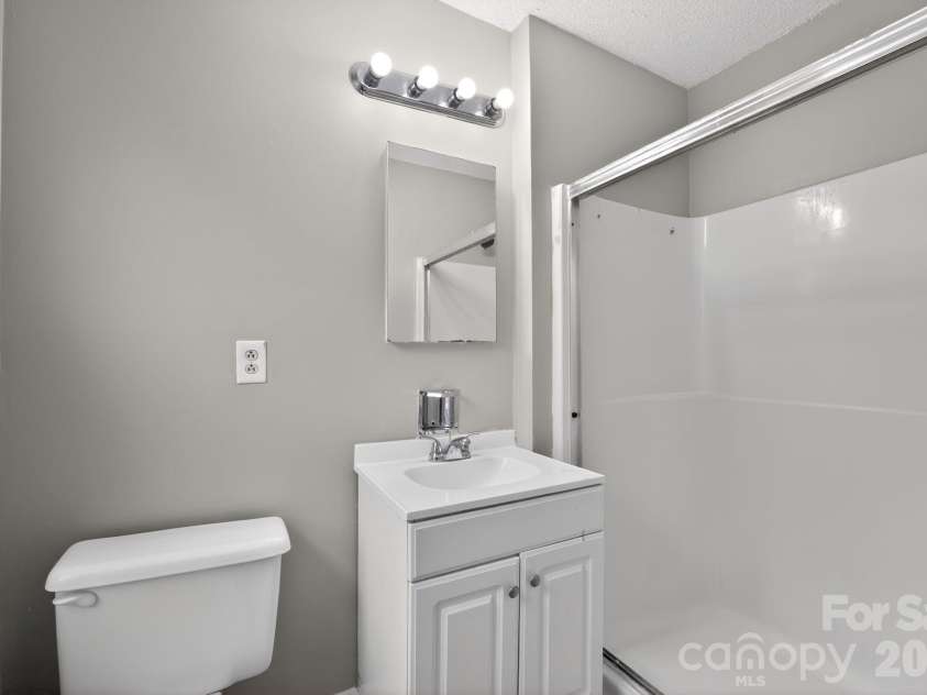 7129 Walnut Wood Drive, Charlotte, NC 28227.  MLS# CAR4338715, YatesRealty ID 3270. 