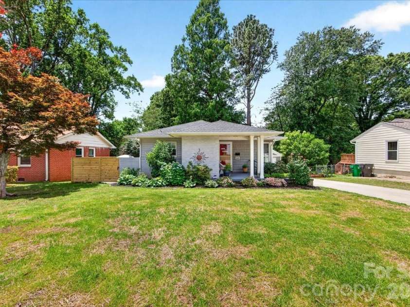 3425 Airlie Street, Charlotte, NC 28205.  MLS# CAR4353108, YatesRealty ID 32700. 