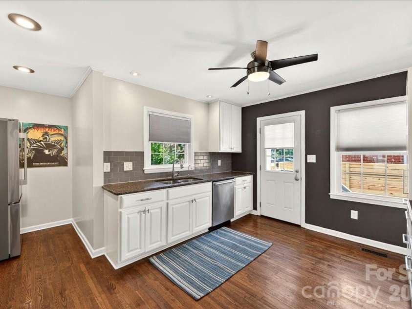 3425 Airlie Street, Charlotte, NC 28205.  MLS# CAR4353108, YatesRealty ID 32700. 