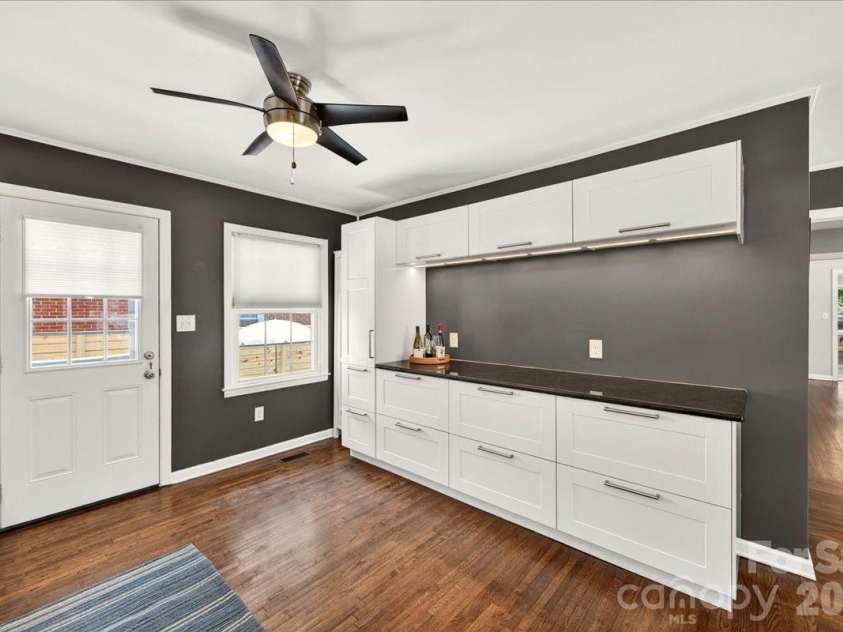 3425 Airlie Street, Charlotte, NC 28205.  MLS# CAR4353108, YatesRealty ID 32700. 