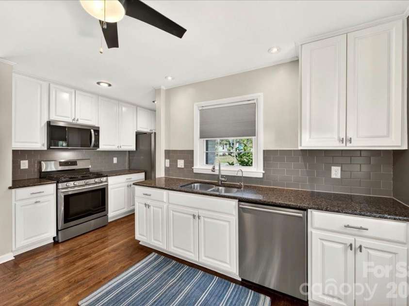 3425 Airlie Street, Charlotte, NC 28205.  MLS# CAR4353108, YatesRealty ID 32700. 